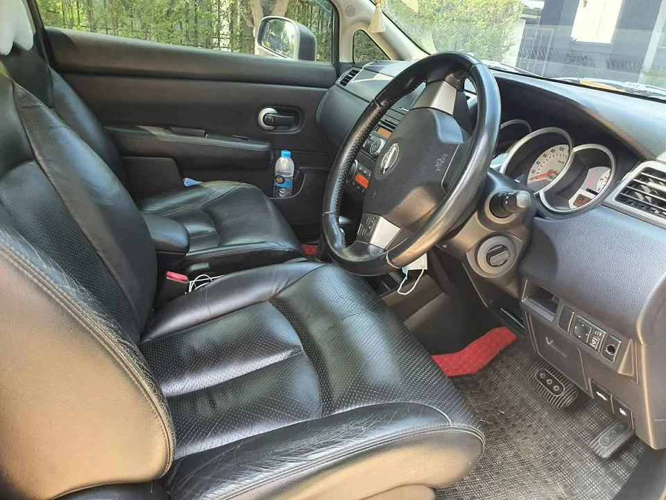 2010 Nissan Tiida I (C11) 3