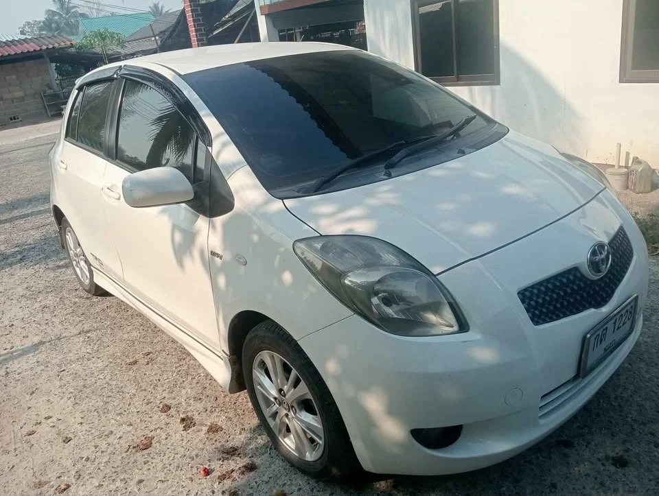 2008 Toyota Yaris II 2