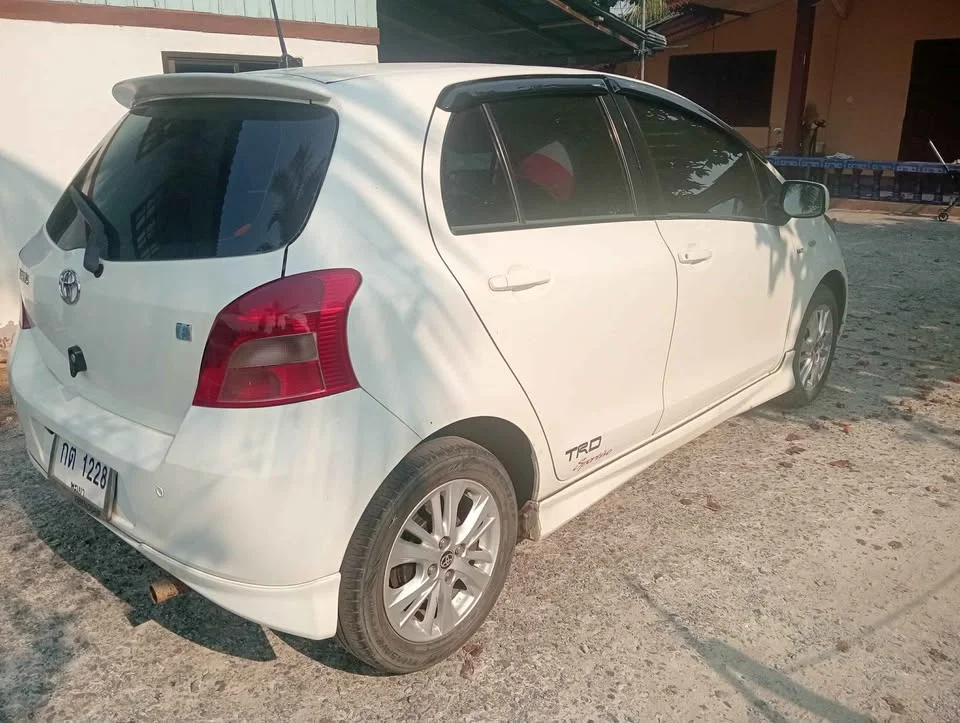 2008 Toyota Yaris II 3