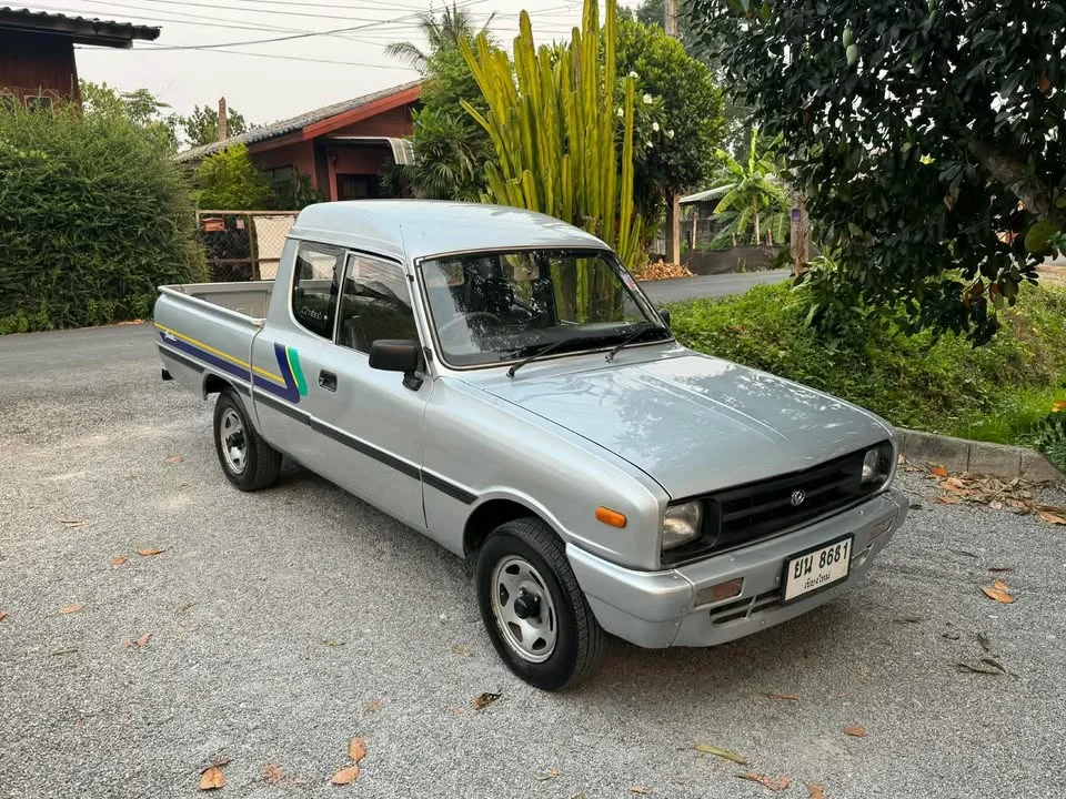 1995 Mazda B-series (Familia) III 2