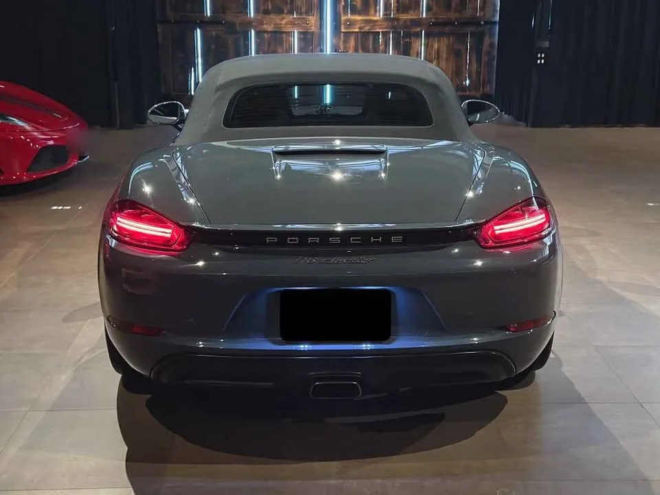 2016 Porsche 718 Boxster and Cayman IV 2