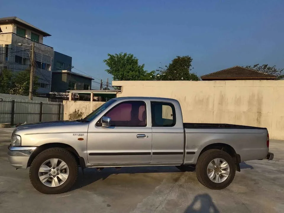 2003 Mazda 2500 Fighter V 3