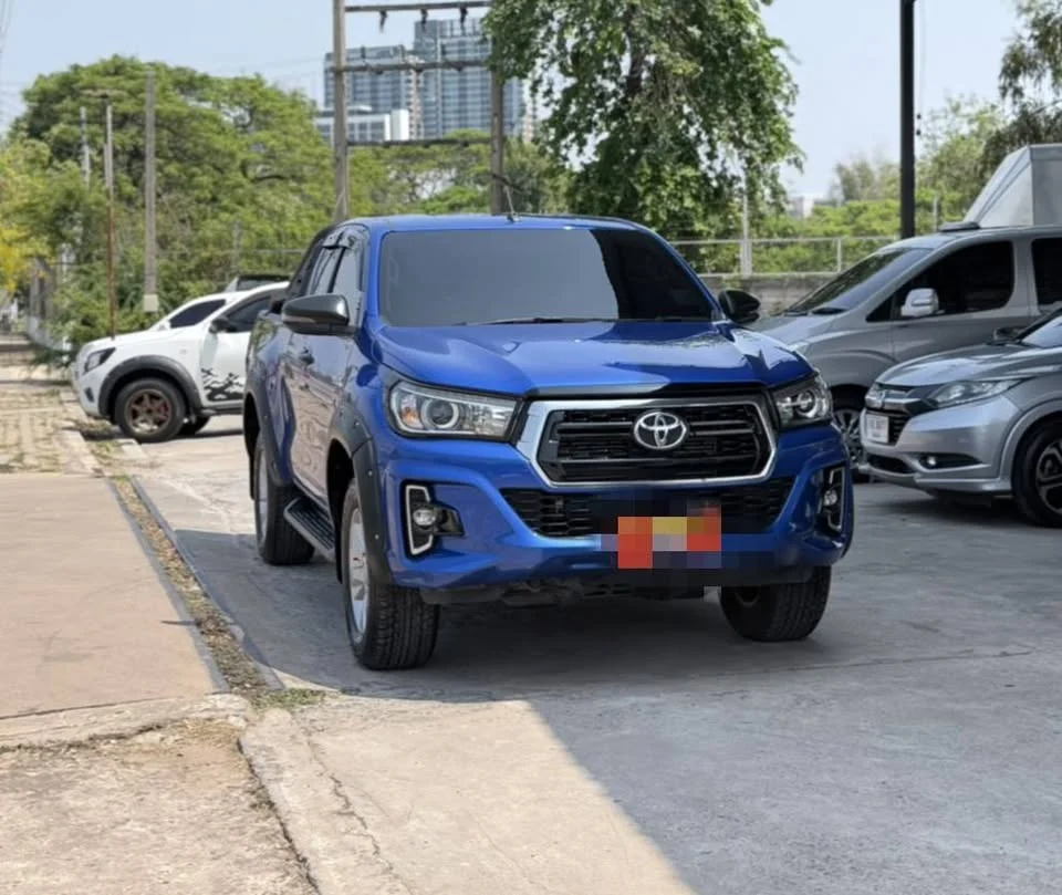 2018 Toyota Hilux VIII 2