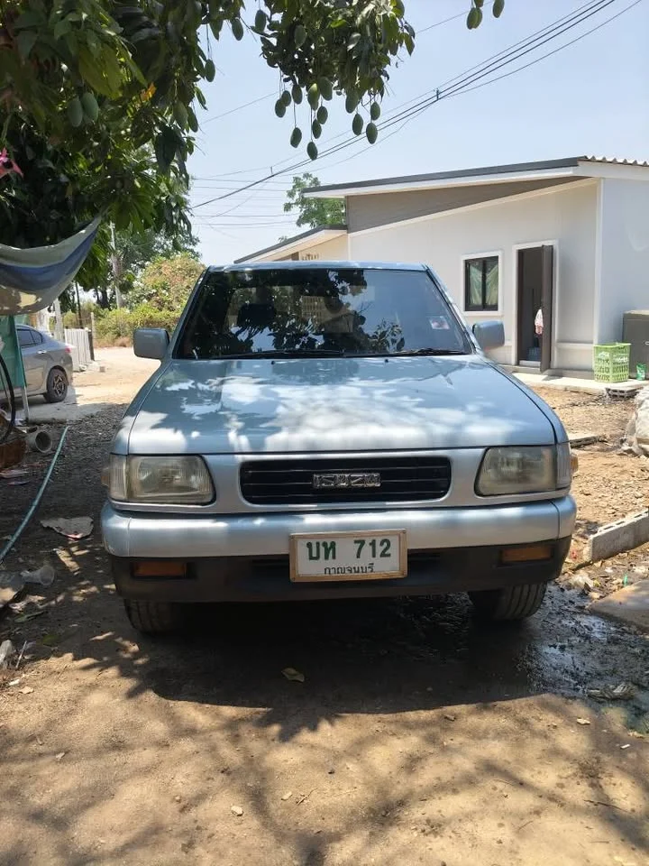 1995 Isuzu TFR III 2
