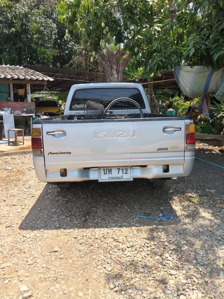 1995 Isuzu TFR III 3