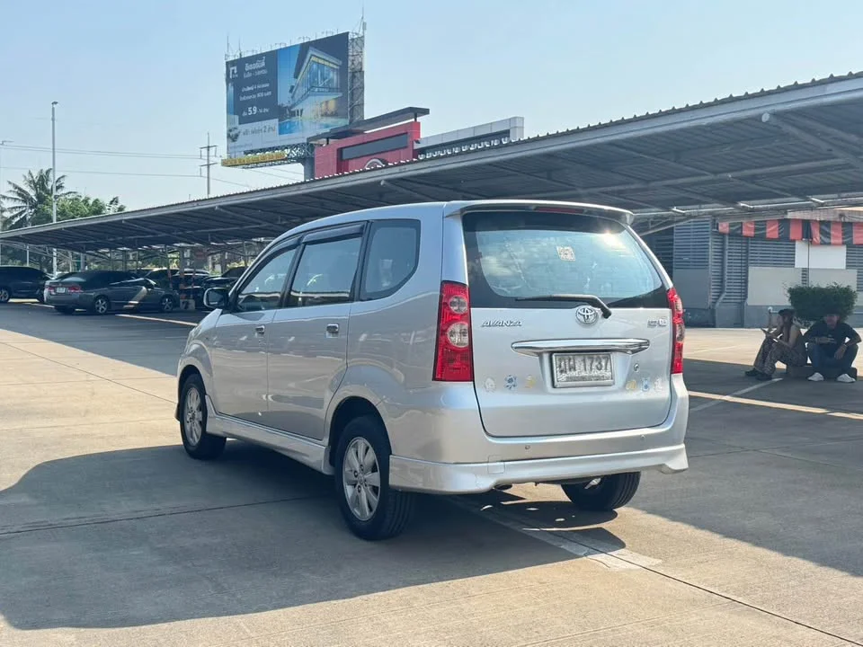 2010 Toyota Avanza I 3
