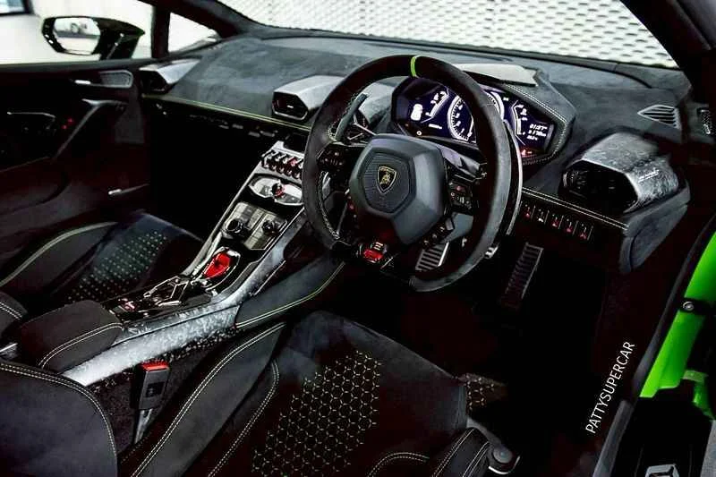 2025 Lamborghini Huracan 3