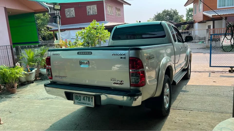 2011 Toyota Hilux VII 2