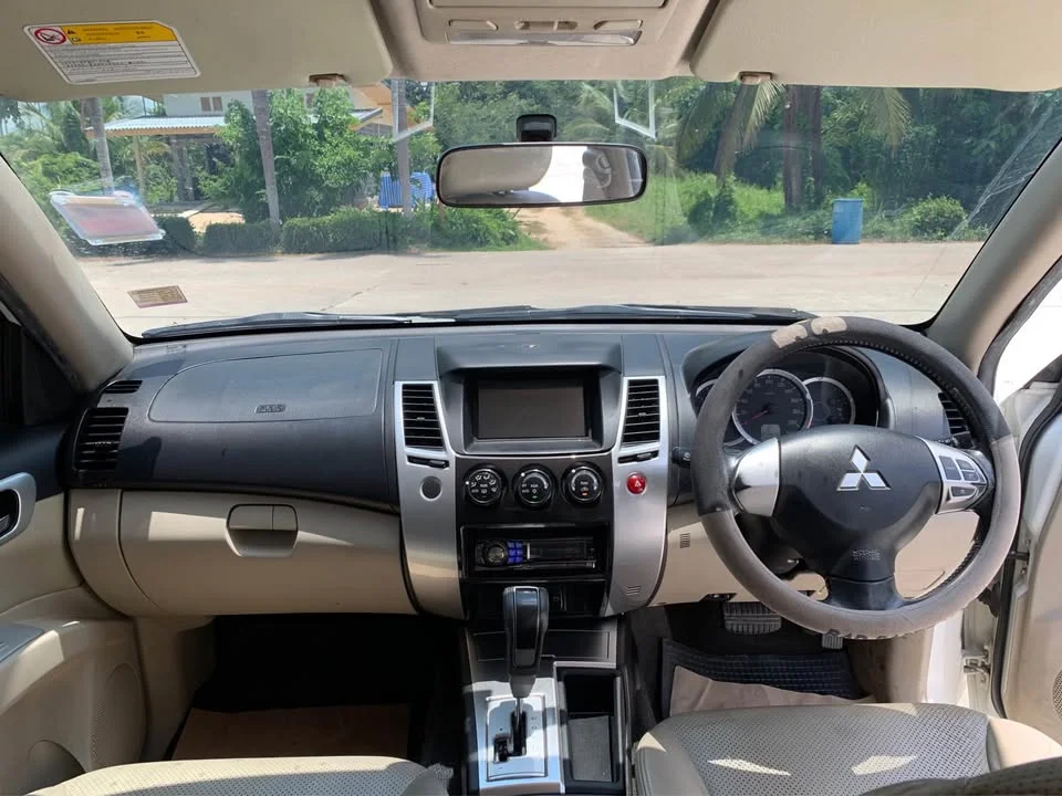 2010 Mitsubishi Pajero Sport II 2