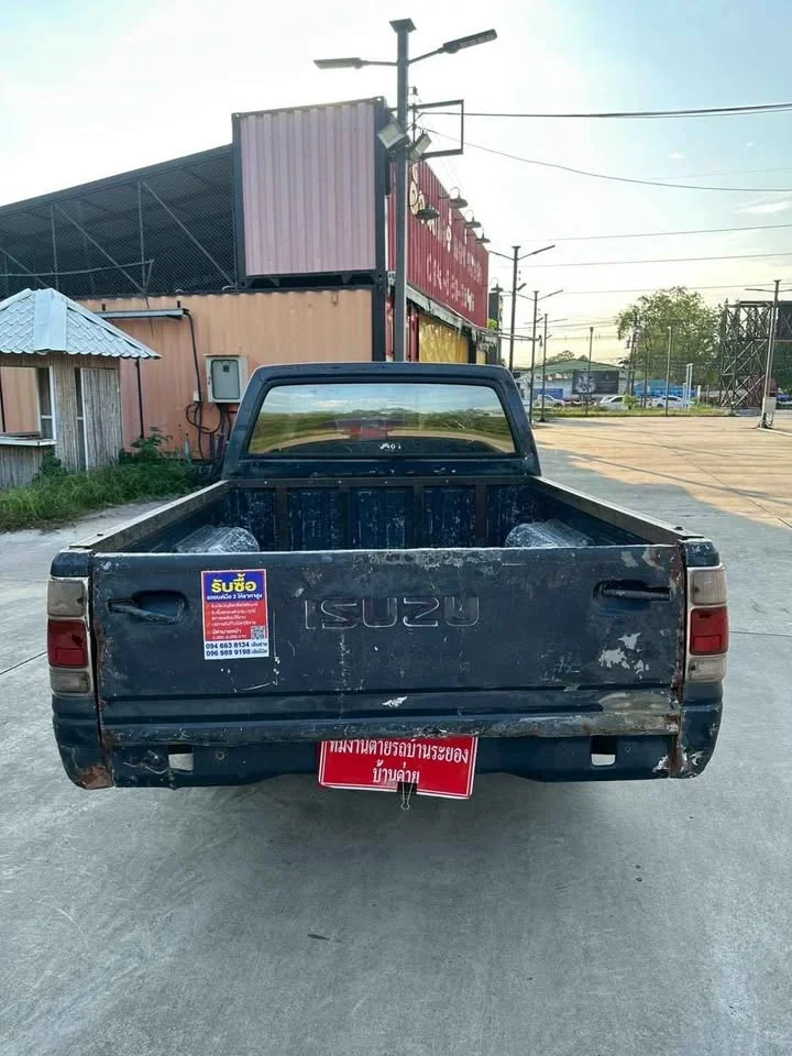 1996 Isuzu TFR III 2