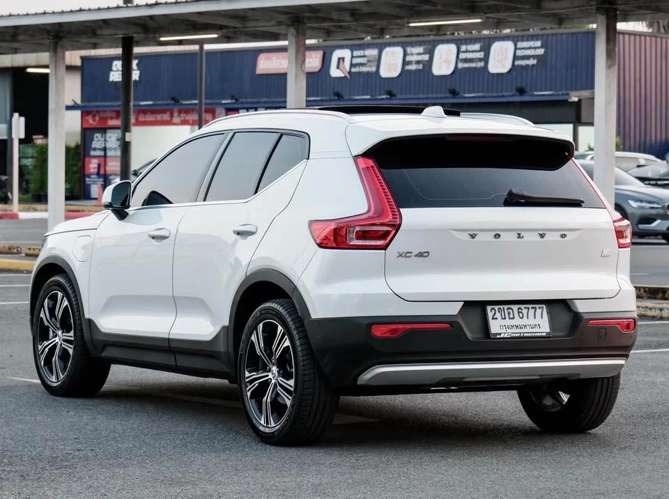 2022 Volvo XC40 3