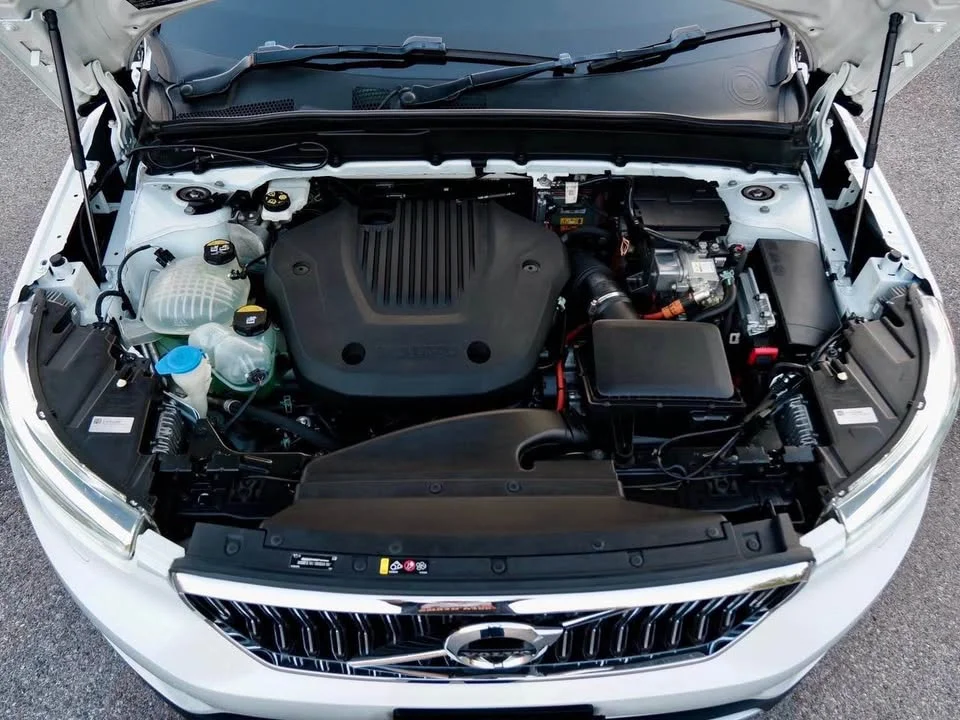 2022 Volvo XC40 2