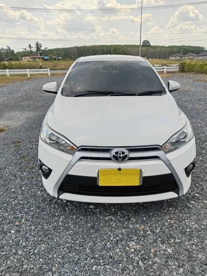 2015 Toyota Yaris III 3