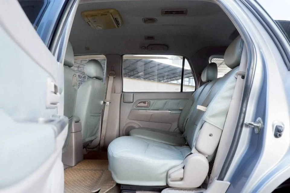 2005 Isuzu MU-7 3