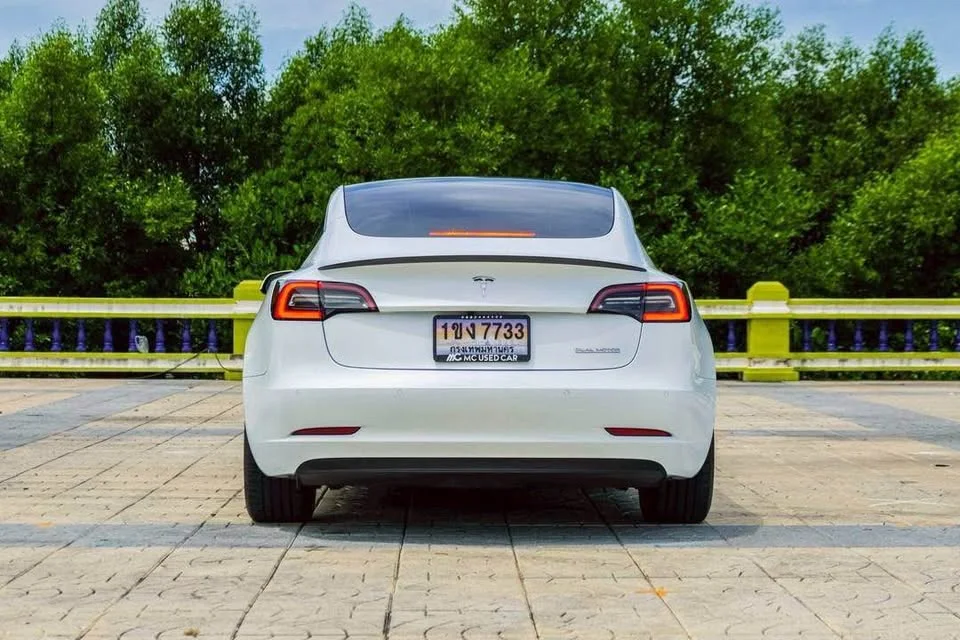 2023 Tesla Model 3 3