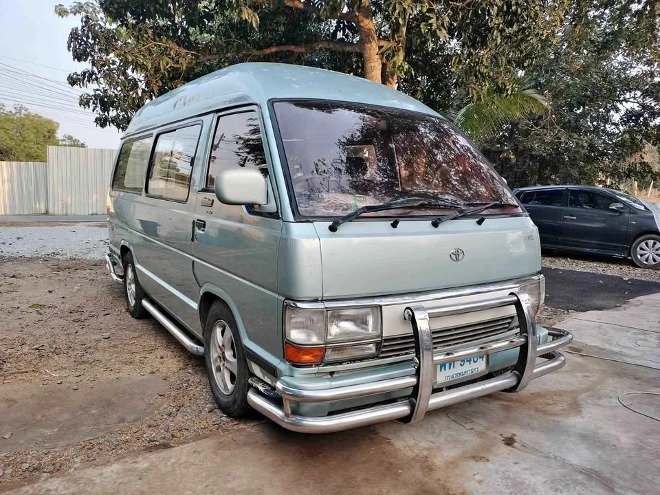 1994 Toyota Commuter III 3