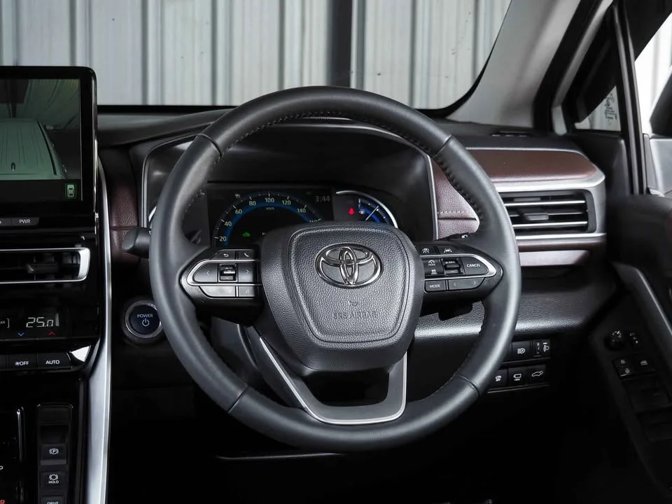 2024 Toyota Innova III 3