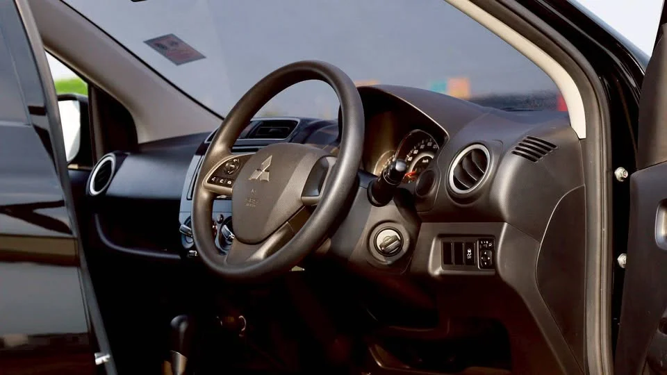 2010 Mitsubishi Mirage VI 3