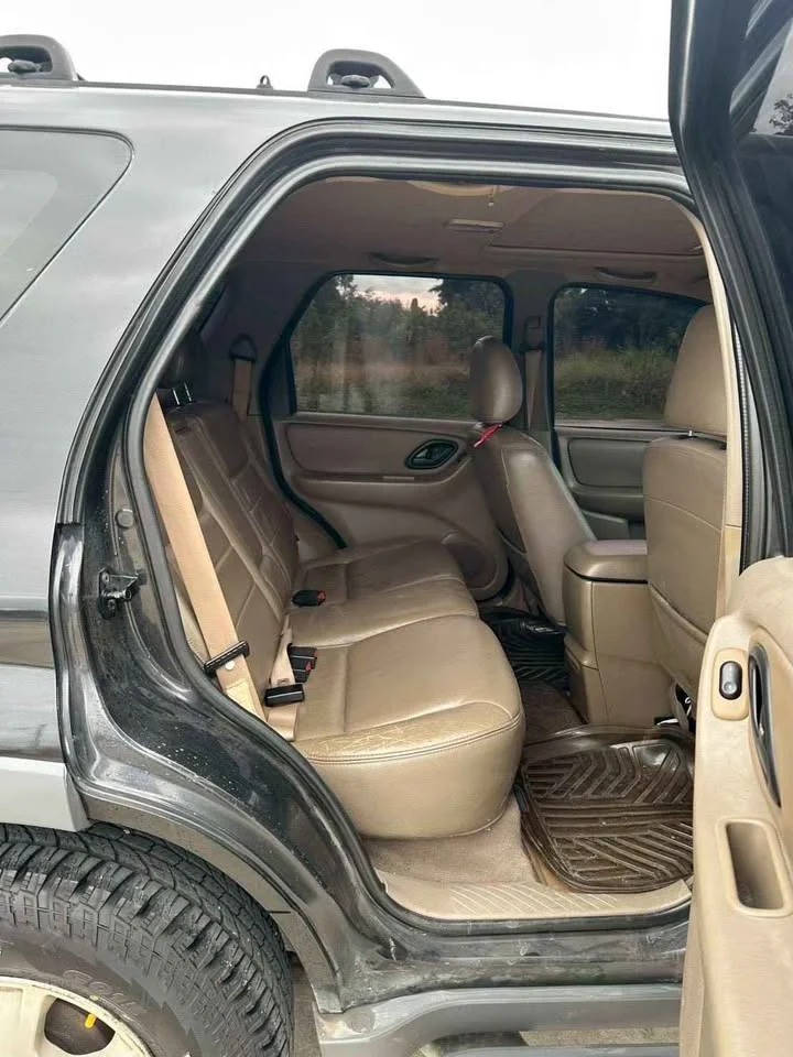 2004 Ford Escape I 3