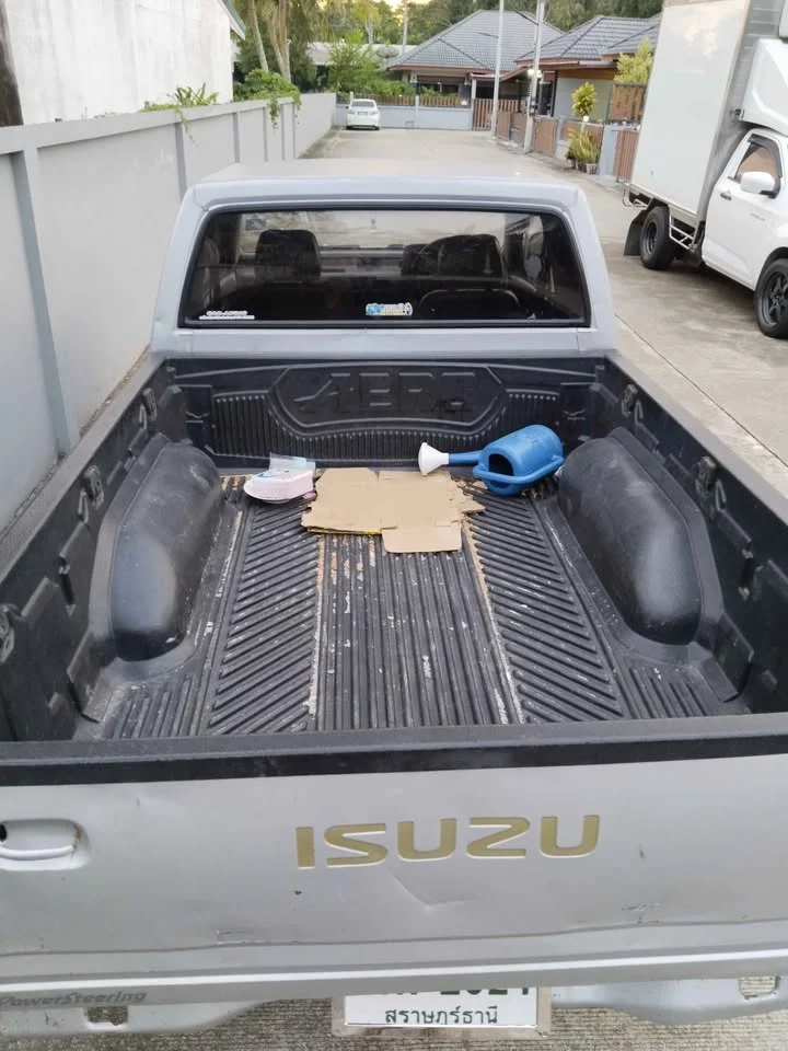 1996 Isuzu TFR III 2