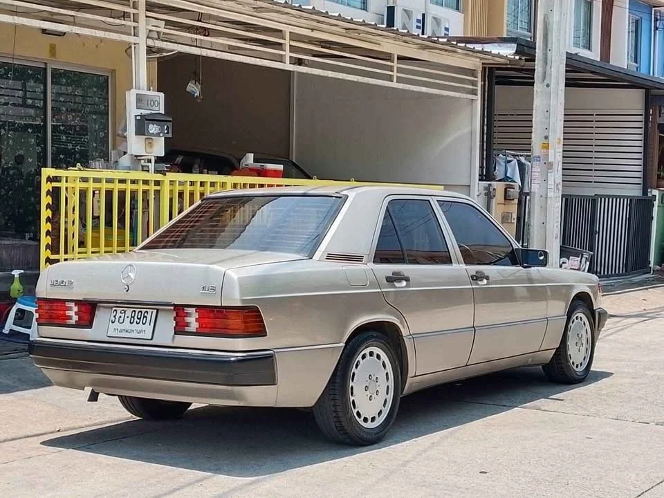 1993 Benz C-Class W201 (190, 190E, 190D) 3