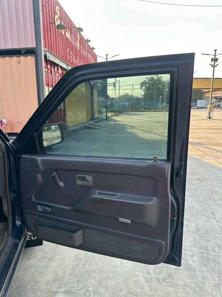 1996 Isuzu TFR III 3