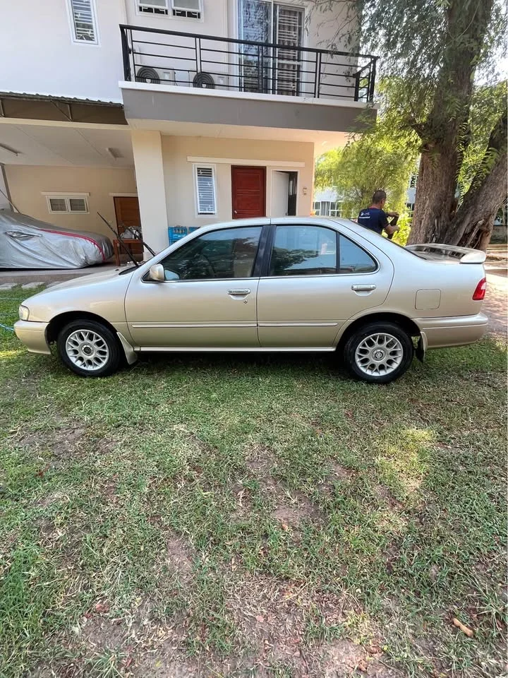 2000 Nissan Sunny IV 2