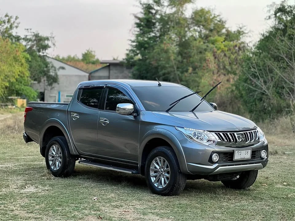 2015 Mitsubishi Triton V 2