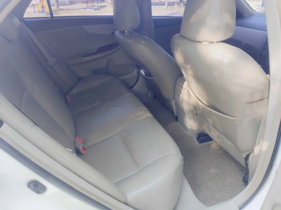 2011 Toyota Corolla Altis X (E140) 2