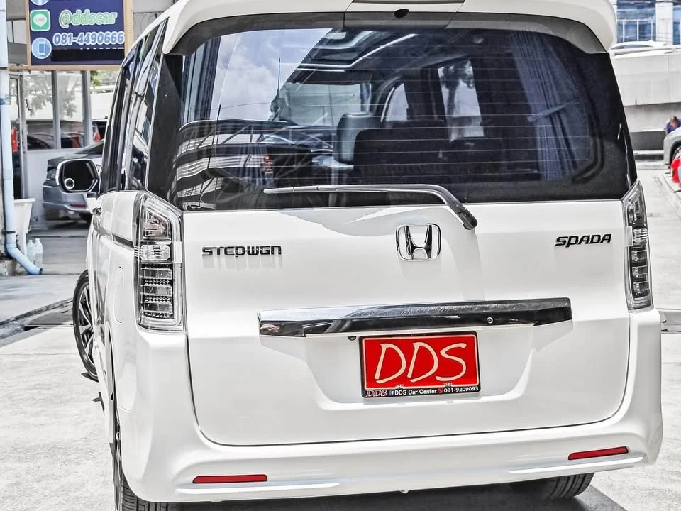 2014 Honda Stepwgn IV 2