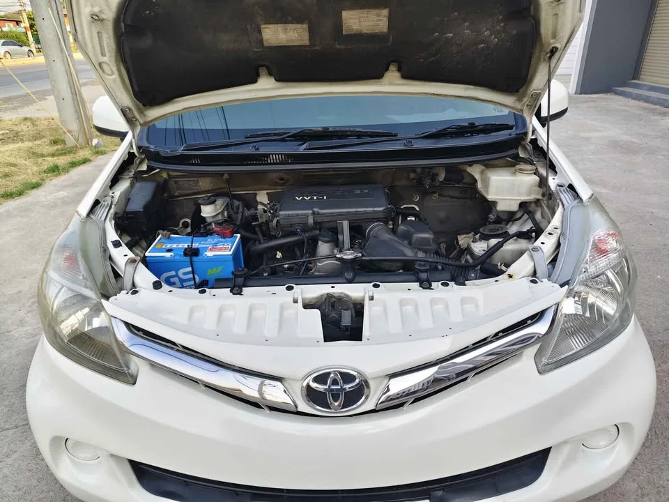 2013 Toyota Avanza II 2
