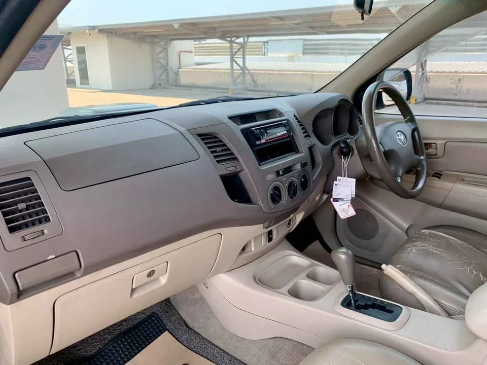2005 Toyota Hilux VII 2