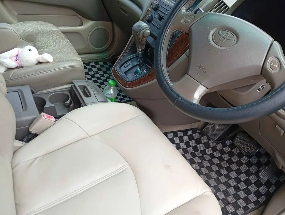 2003 Toyota Harrier I 2