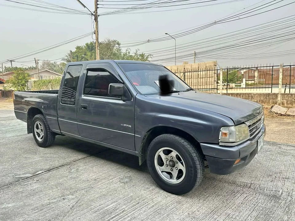 1996 Isuzu TFR III 2