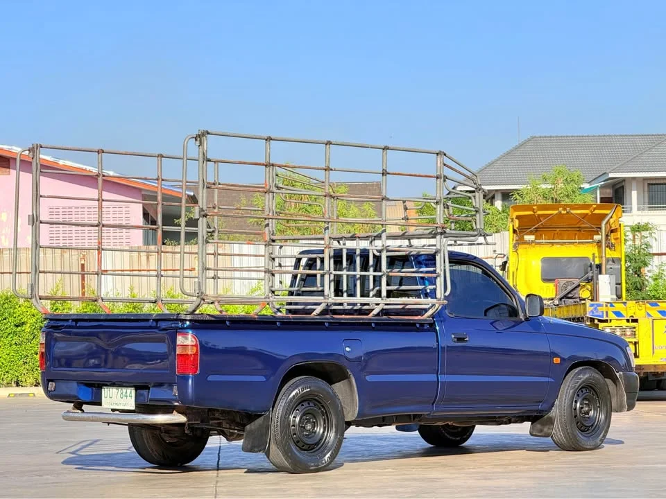 2003 Toyota Hilux Tiger VI 2