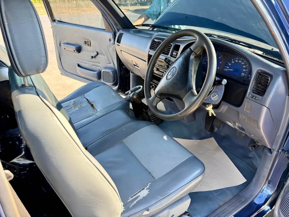 2003 Toyota Hilux Tiger VI 3