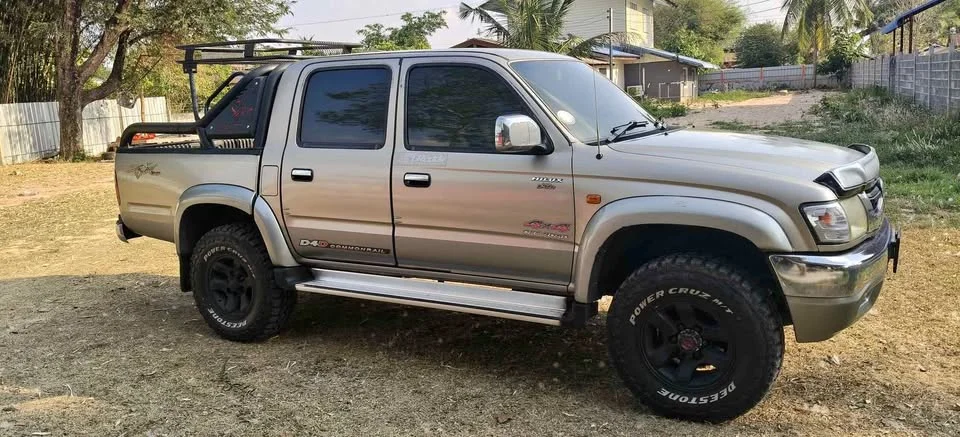 2003 Toyota Hilux Tiger VI 3