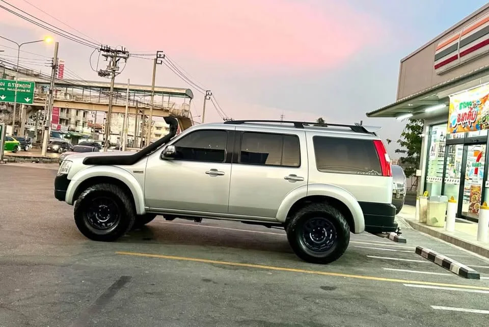 2007 Ford Everest I 3