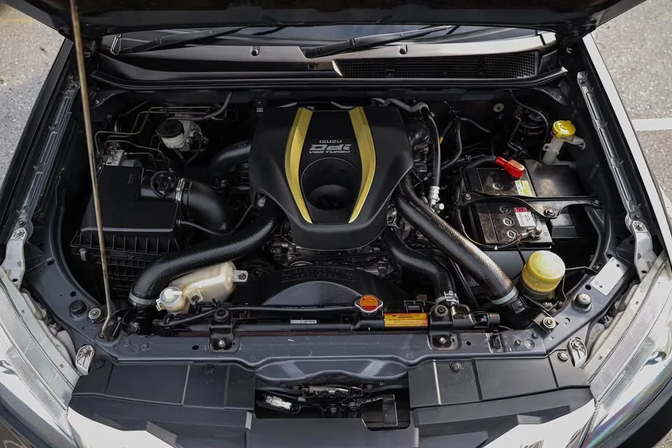 2014 Isuzu MU-X I 2