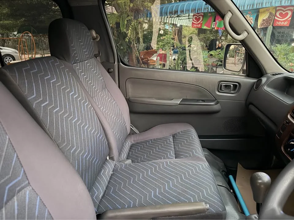 2007 Nissan Urvan V (E25) 2