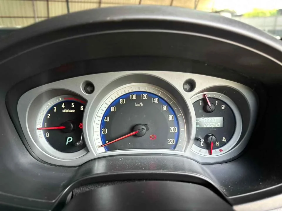 2008 Isuzu MU-7 2