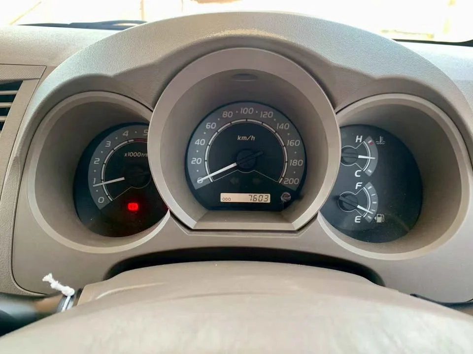 2005 Toyota Hilux VII 2