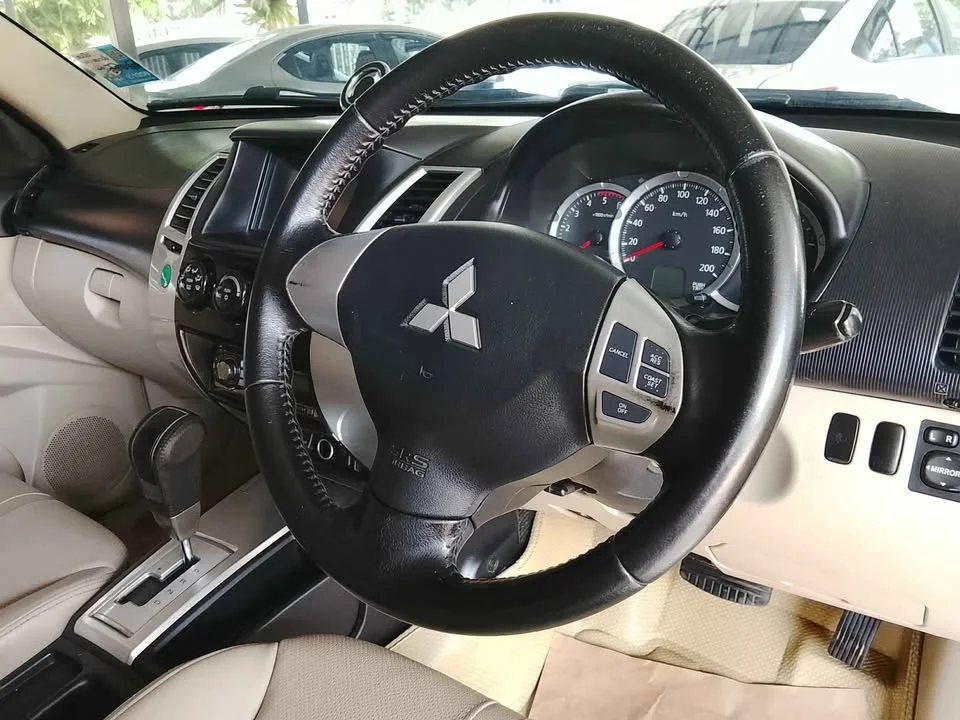 2011 Mitsubishi Pajero Sport II 3