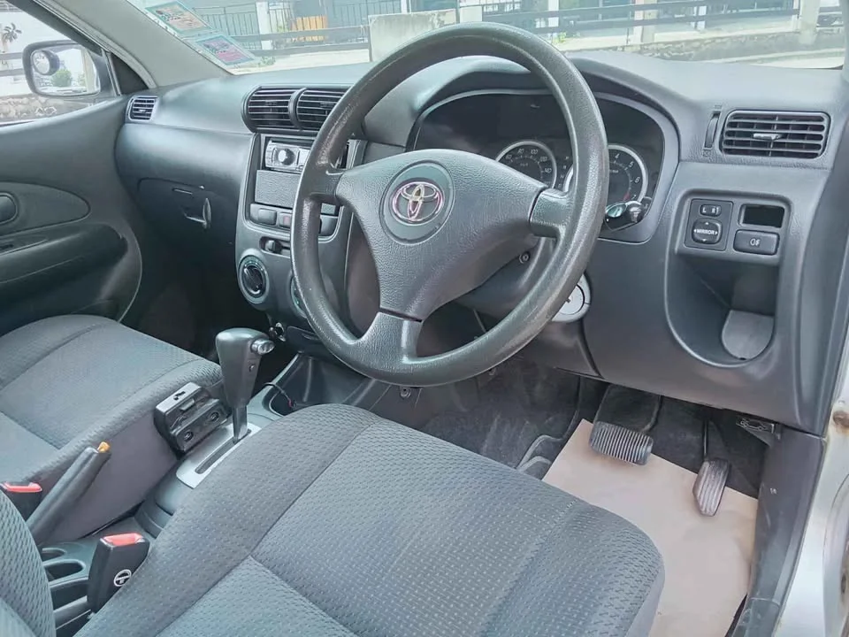 2004 Toyota Avanza I 3