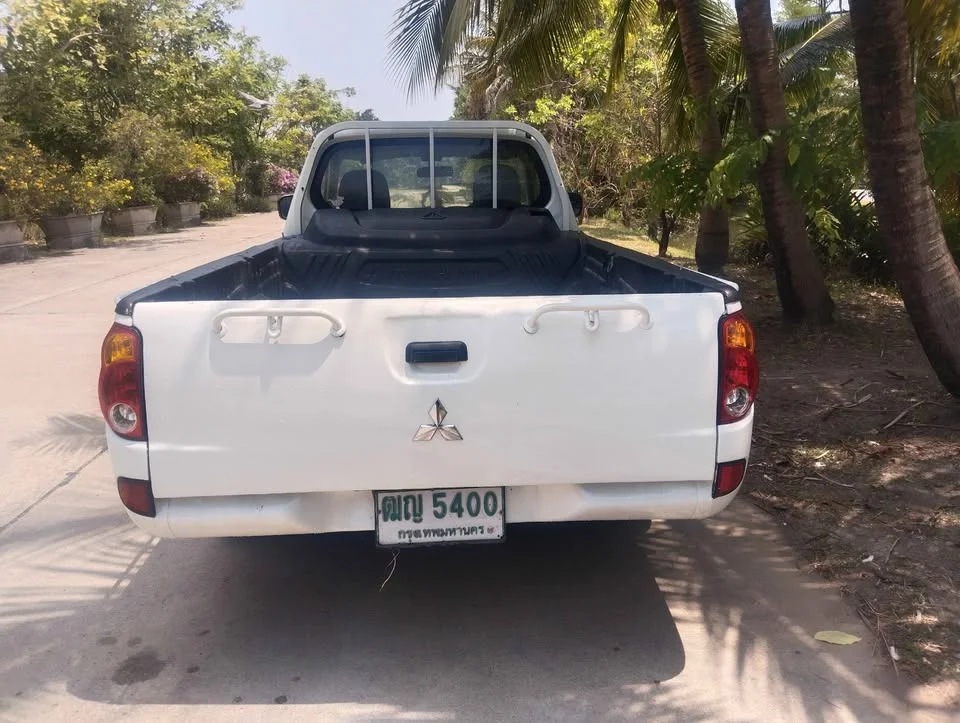 2011 Mitsubishi Triton IV 3