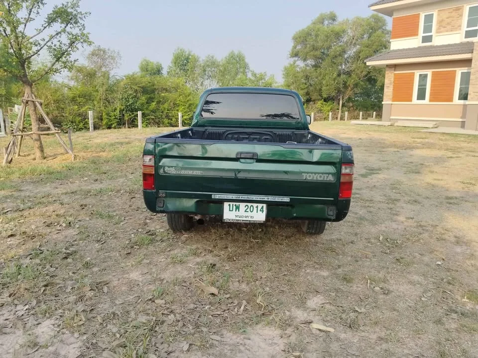 2004 Toyota Hilux Tiger VI 2