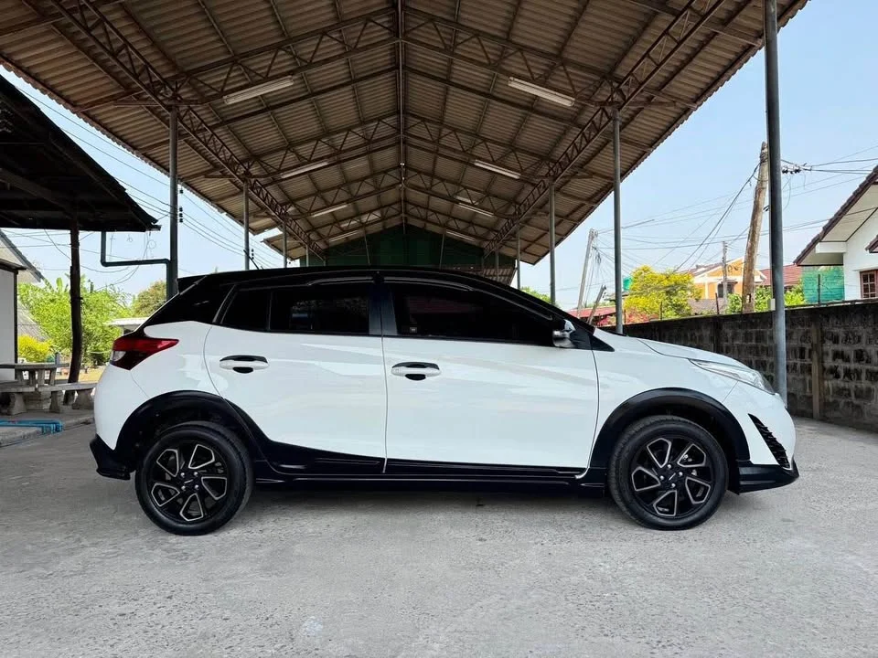 2020 Toyota Yaris III 2
