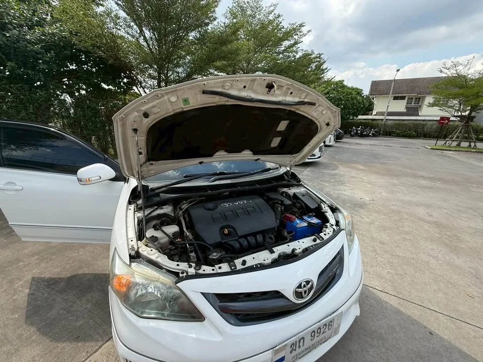 2012 Toyota Corolla Altis X (E140) 2