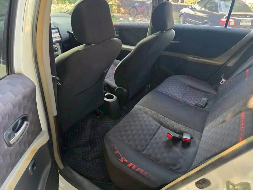 2008 Toyota Yaris II 2