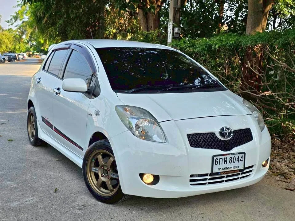 2008 Toyota Yaris II 2
